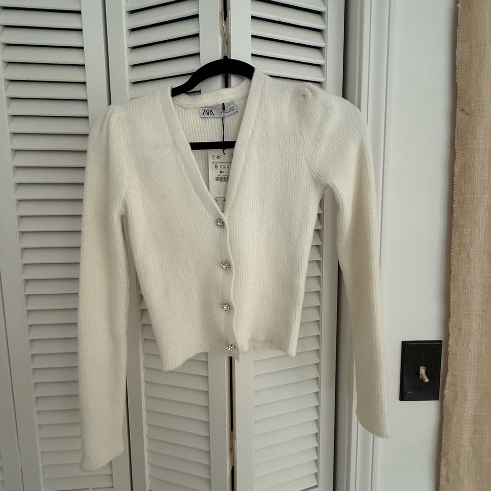 Zara Women's Cream Cardigan with Button Detail